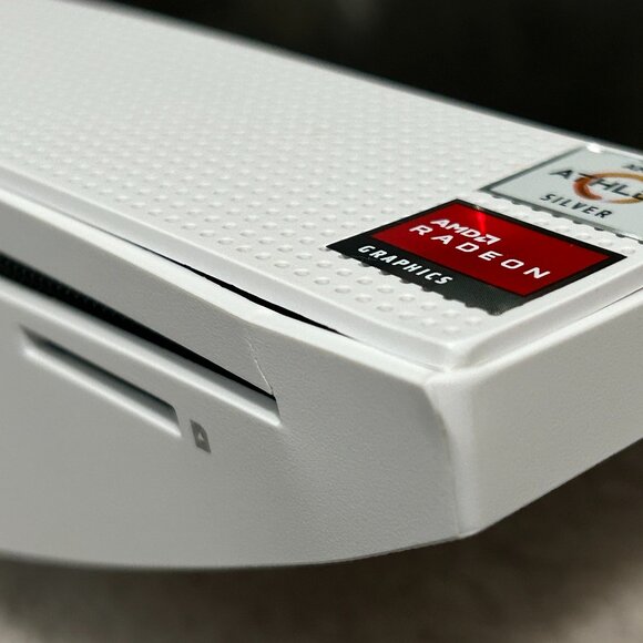 HP 24-dd0010 23'8" (256GB SSD, AMD Athlon 3050U, 2.3GHz, 8GB RAM) All-in-One PC - Picture 2 of 7